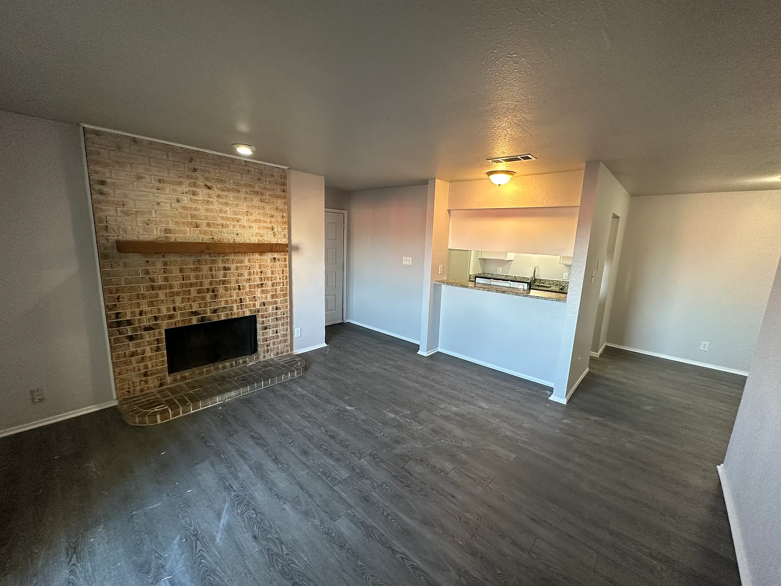 2 bed, 995 sqft, $1,095 — Photo 3
