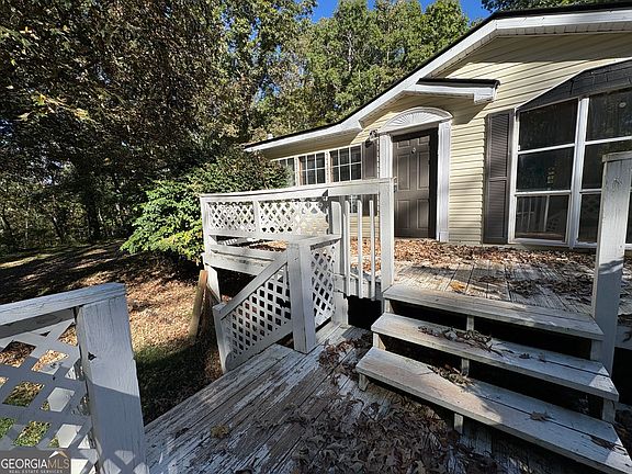3rd image of 227 Lancelot Rd