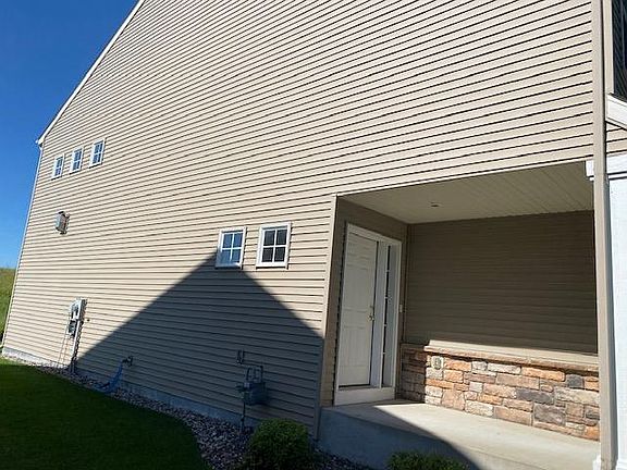 4th image of 2954 18th Ave E