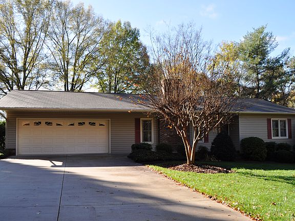 5th image of 837 Kentwood Cir