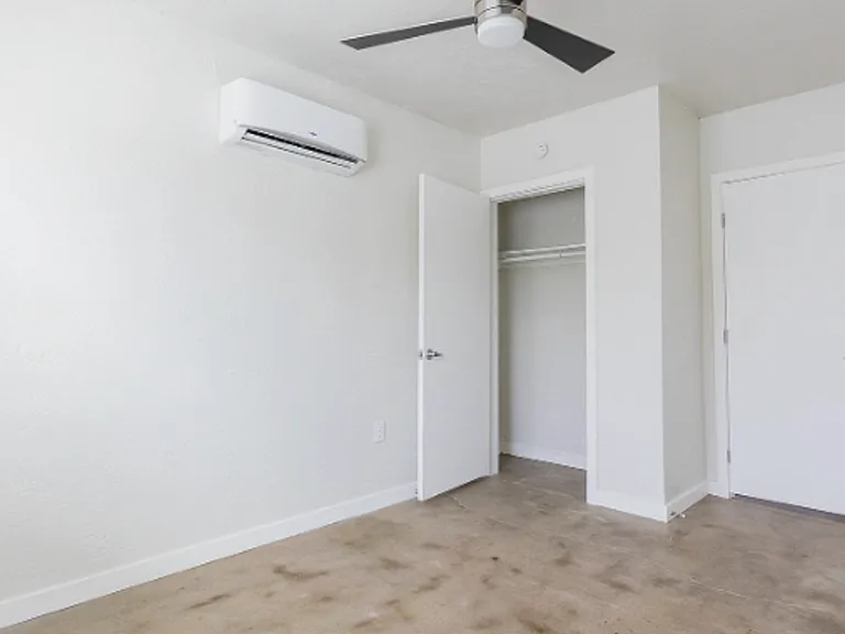 320 W Highland Ave — Photo 5