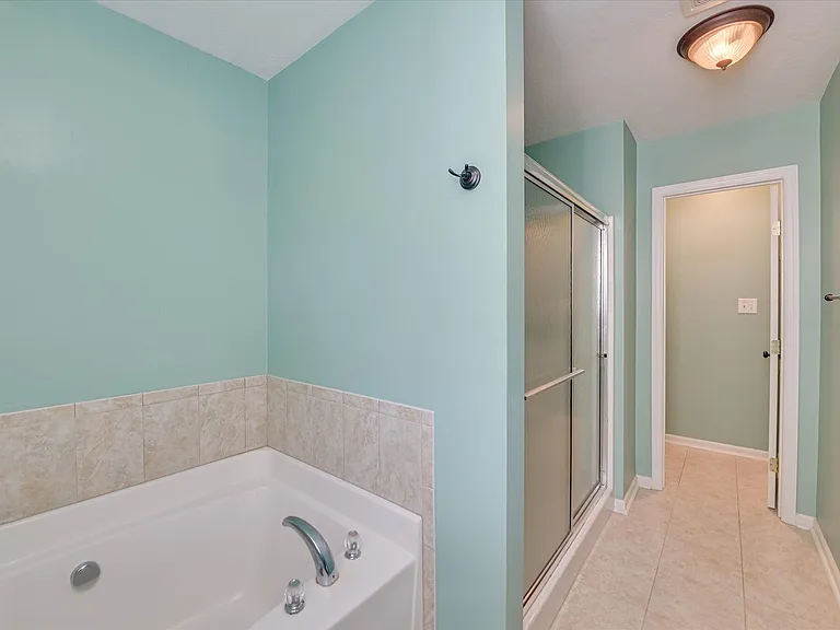 2037 Magnolia Pkwy — Photo 18