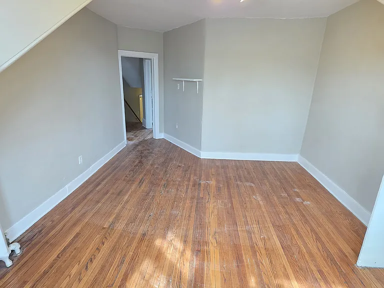 207 William St #5 — Photo 5