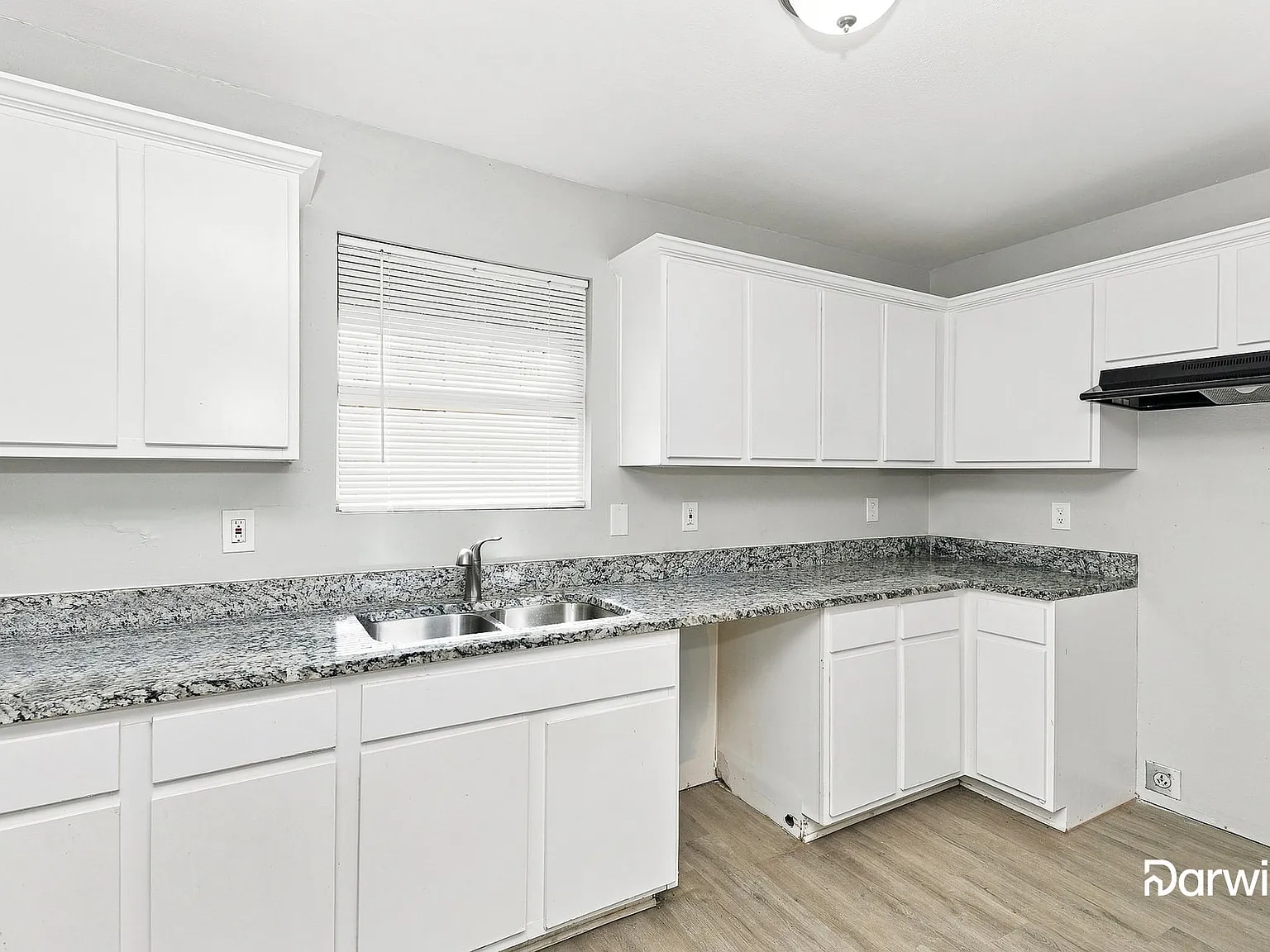 3 bed, 2.5 bath, 1347 sqft, $1,695 — Photo 3