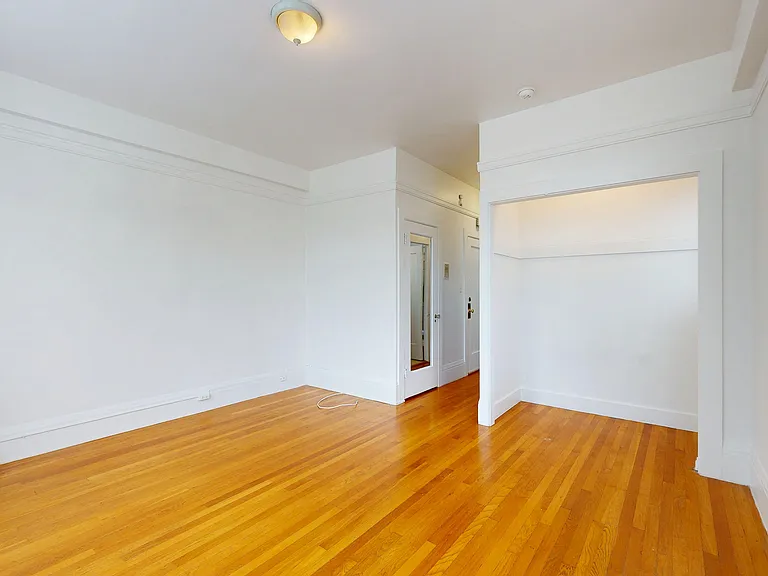 626 Powell St #501 — Photo 5