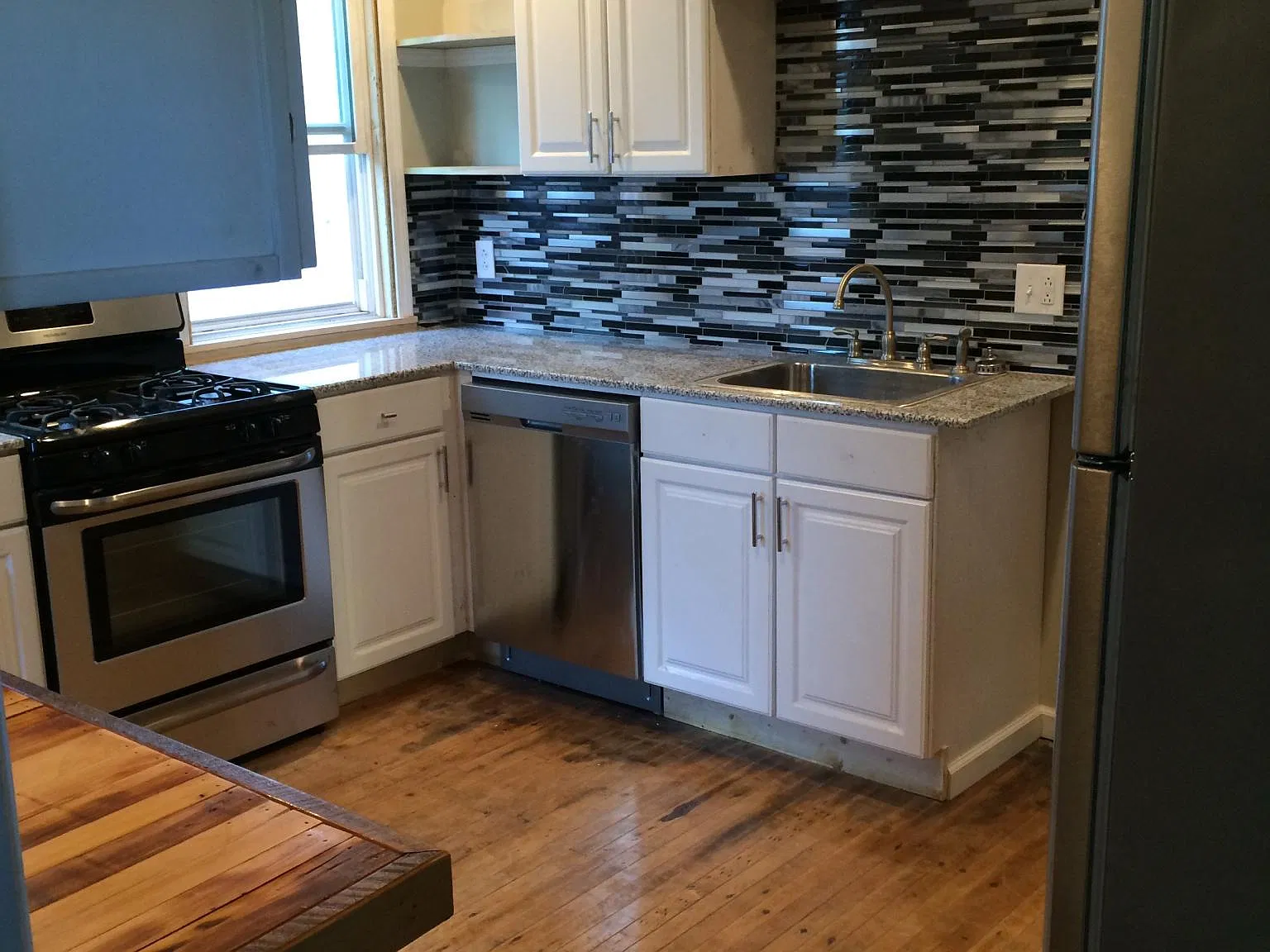 157 Loring Ave — Photo 2