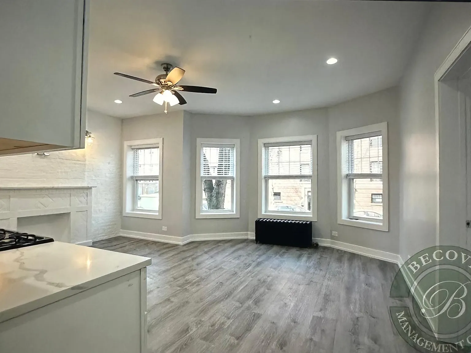 2 bed, 850 sqft, $2,600 — Photo 2