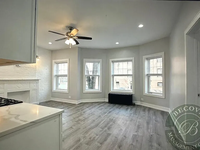 6035 N Winthrop Ave #2 — Photo 2