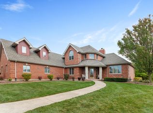 9231 W Golfview Dr, Frankfort, IL 60423