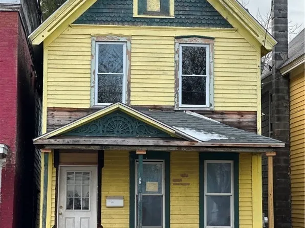 150 1/2 E 3rd St, Oswego, NY 13126