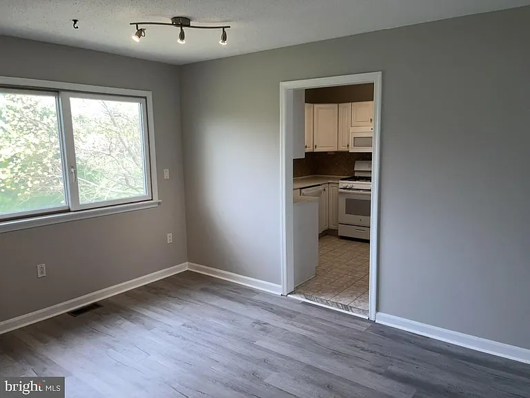 11 Reese Ave — Photo 24