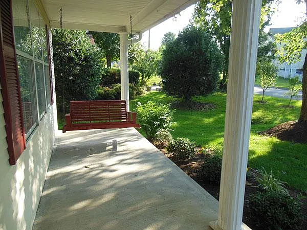 1560 Pheasants Glen Dr — Photo 2