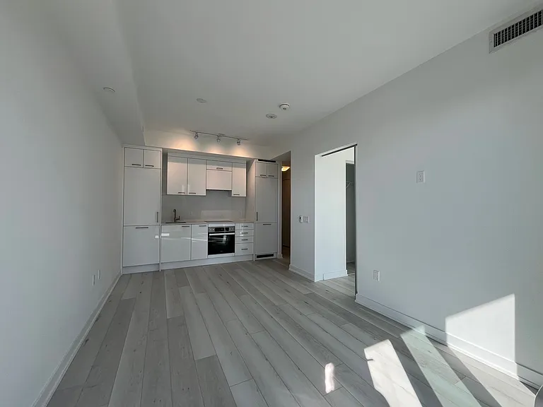 634 Church St #2307 — Photo 2
