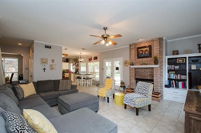 1st image of 2604 Juniper Dr