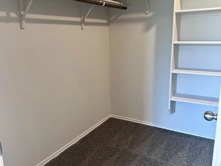 2403 Elba Dr — Photo 17
