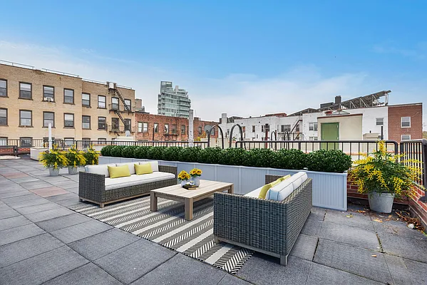 Sold by Compass | media 1
