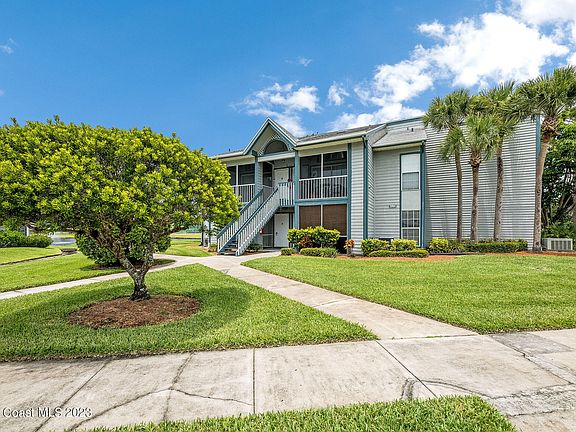 3rd image of 4610 Lake Waterford Way Unit 3101