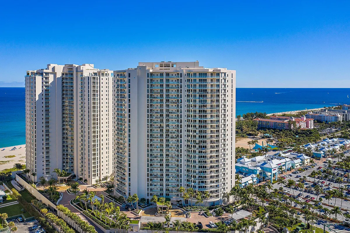 Building Photo - 2700 N Ocean Dr #304B
