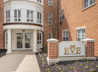10 N Washington St #101, Hinsdale, IL 60521