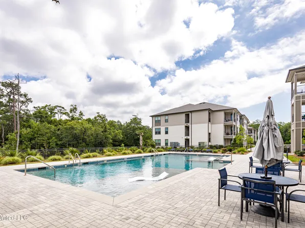 2501 Bienville Blvd #413, Ocean Springs, MS 39564