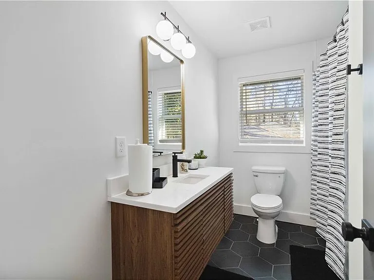 2995 Pasadena Dr — Photo 22