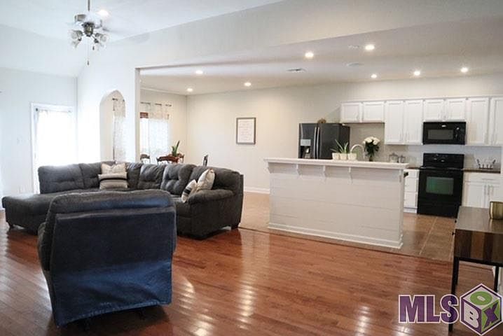 1st image of 23935 Southpoint Dr