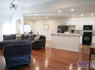 23935 Southpoint Dr, Denham Springs, LA 70726