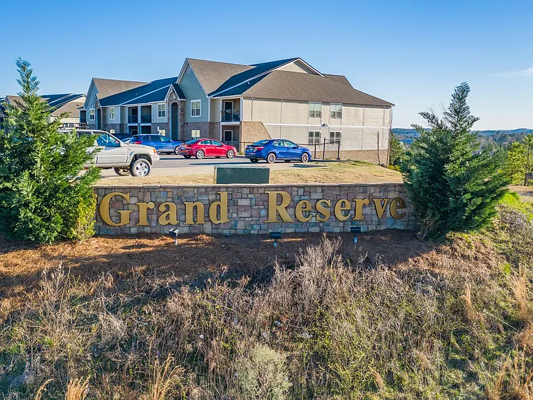 Grand Reserve at Pelham — Photo 16
