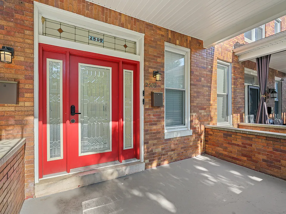 2509 Linden Ave #2