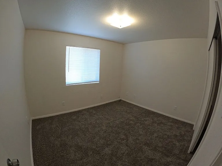 637 Foster Rd — Photo 9
