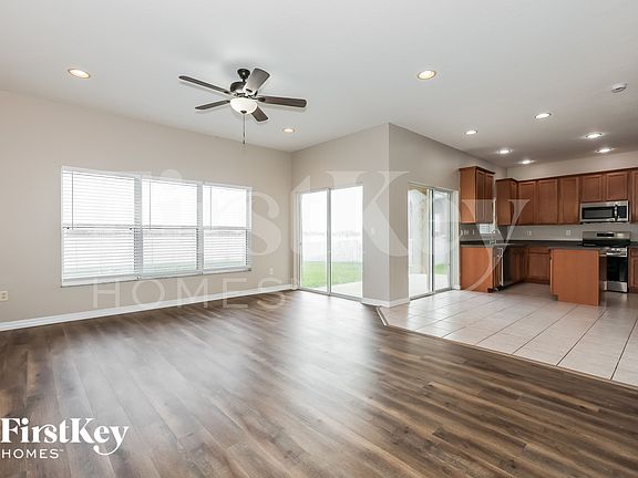 3rd image of 1836 Mira Lago Cir