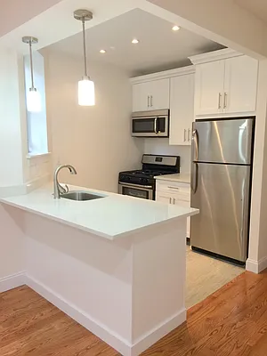 Rented by Uptown Flats LLC | media 29