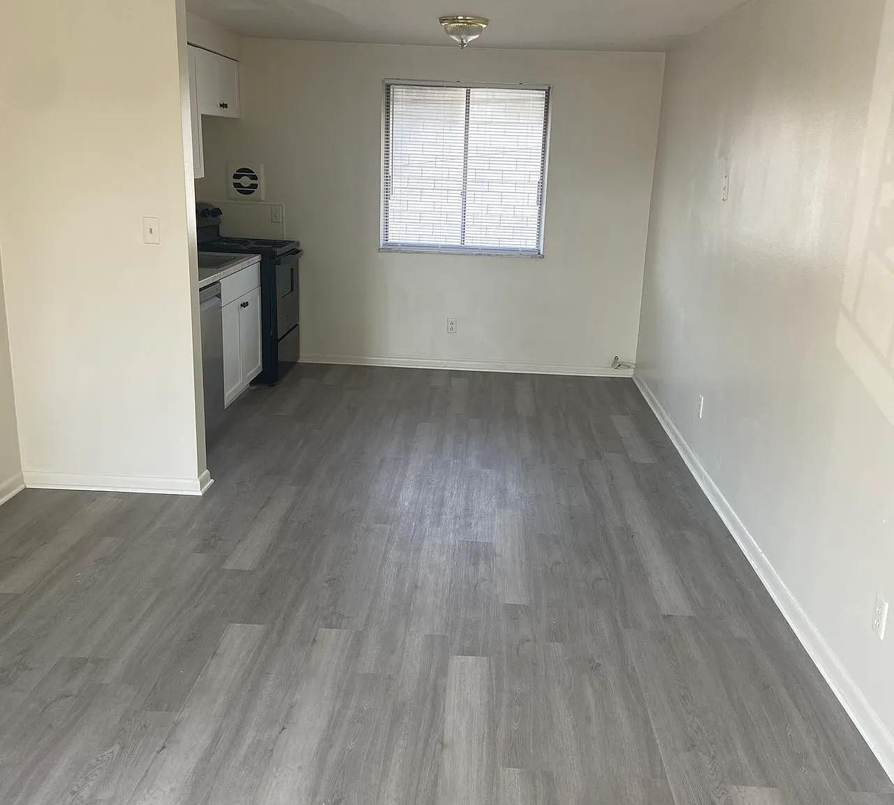 1 bed, 556 sqft, $850 — Photo 2