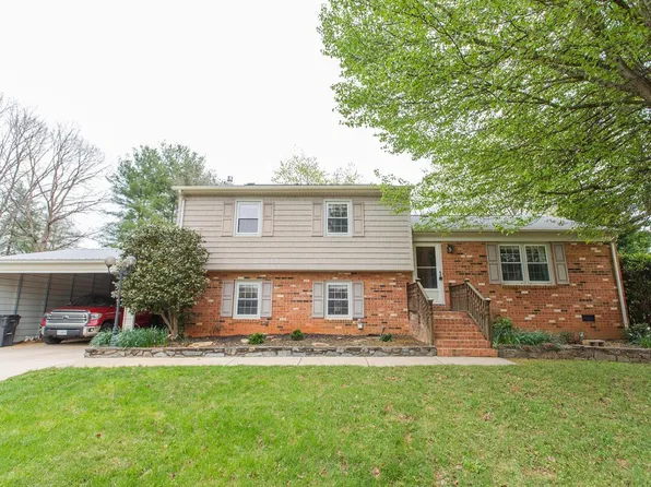 112 White Cypress Dr, Forest, VA 24551