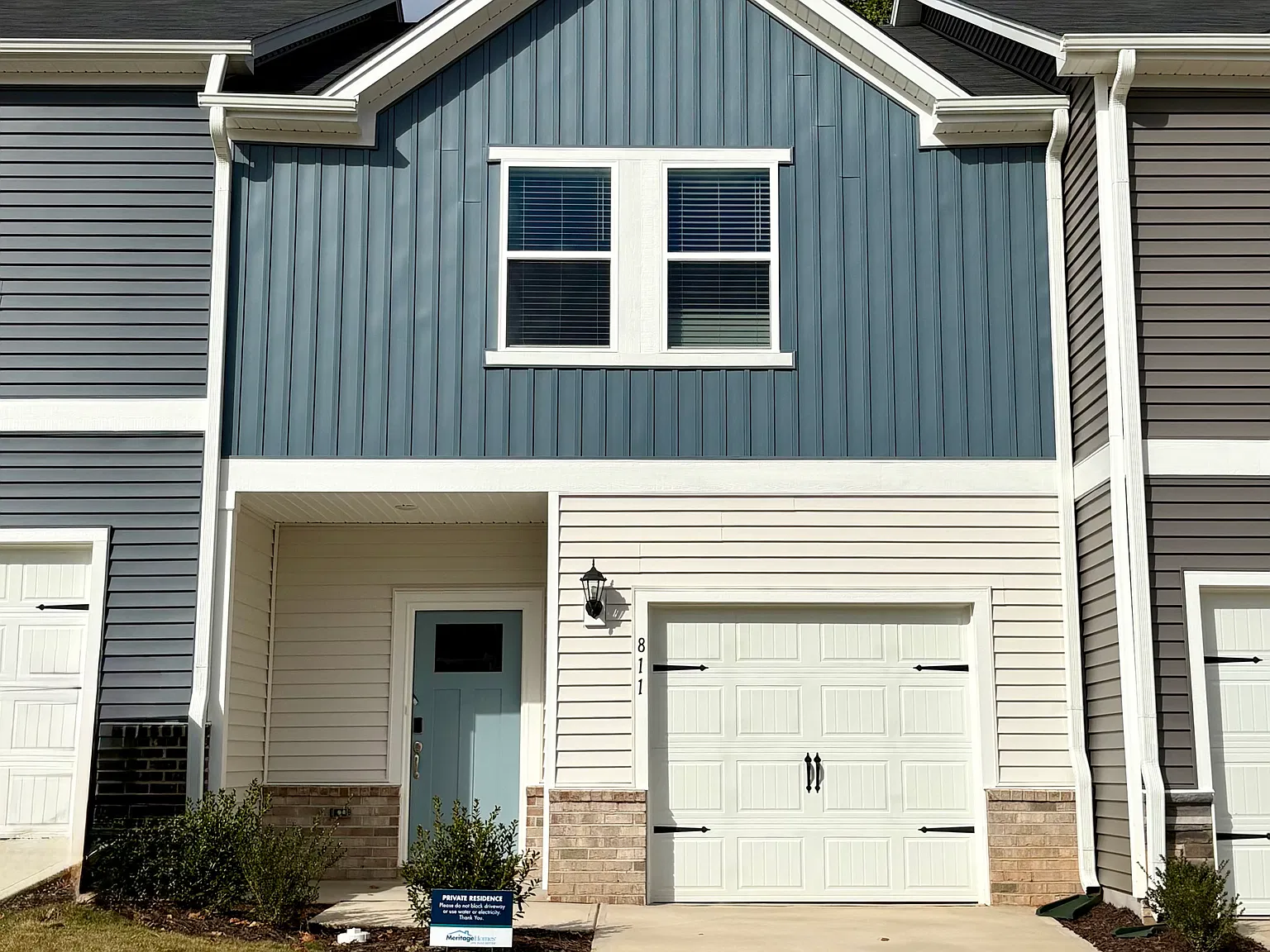 3 bed, 2.5 bath, 1600 sqft, $1,895 — Photo 1