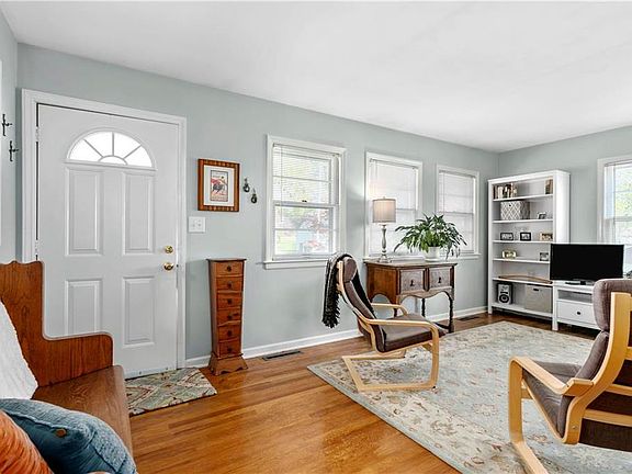 3rd image of 12805 E Bowen St