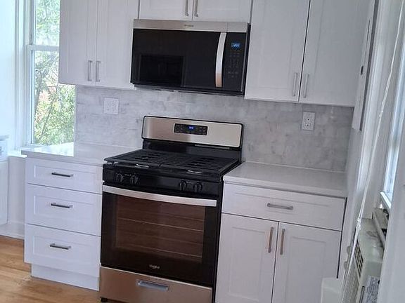 3rd image of 2301 S Oakley Ave #3R