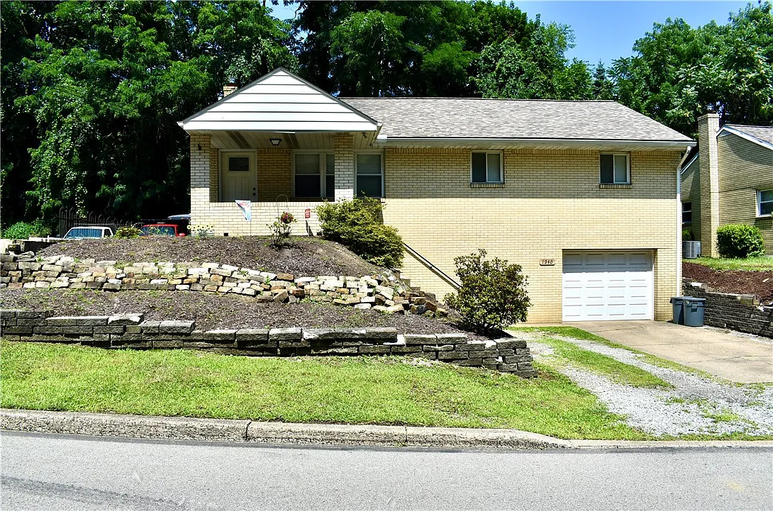 1940 Homestead Duquesne Rd photo 1