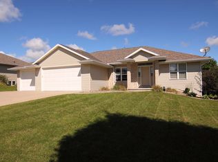 3172 Primrose Ln, Green Bay, WI 54313