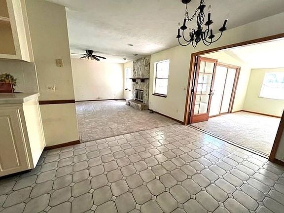 4th image of 3723 Caracus Ct