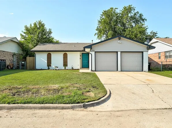700 NW 17th St, Moore, OK 73160