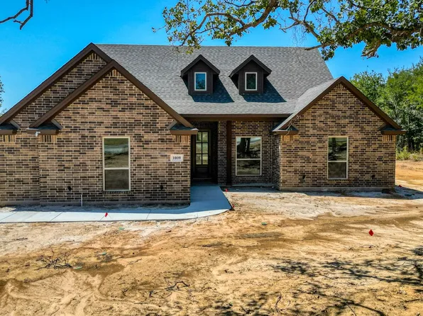 1009 Churchill Ln, Millsap, TX 76066