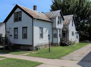 913 S 19th St, Manitowoc, WI 54220