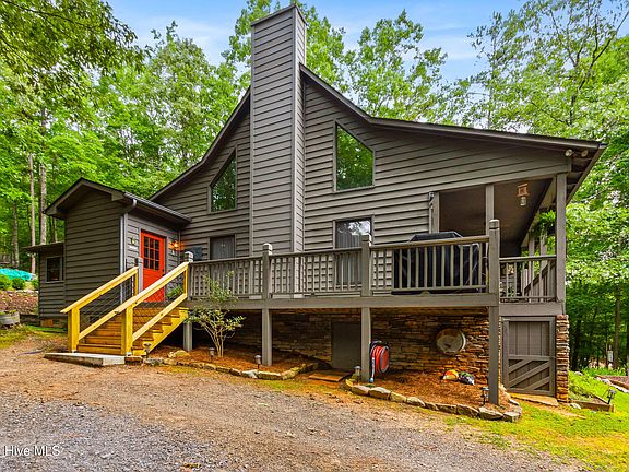 3rd image of 61 Stillwater Way