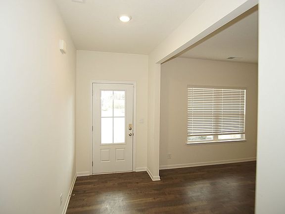 3rd image of 107 Canton Ln #L3m0bv