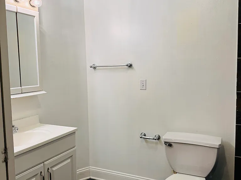 6217 S Woodlawn Ave #1 — Photo 7