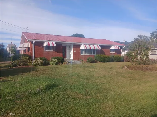 101 Virginia Ave, Waterford, OH 45786