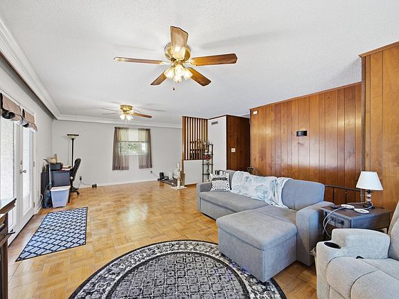 5th image of 2417 Hickory Dr NW