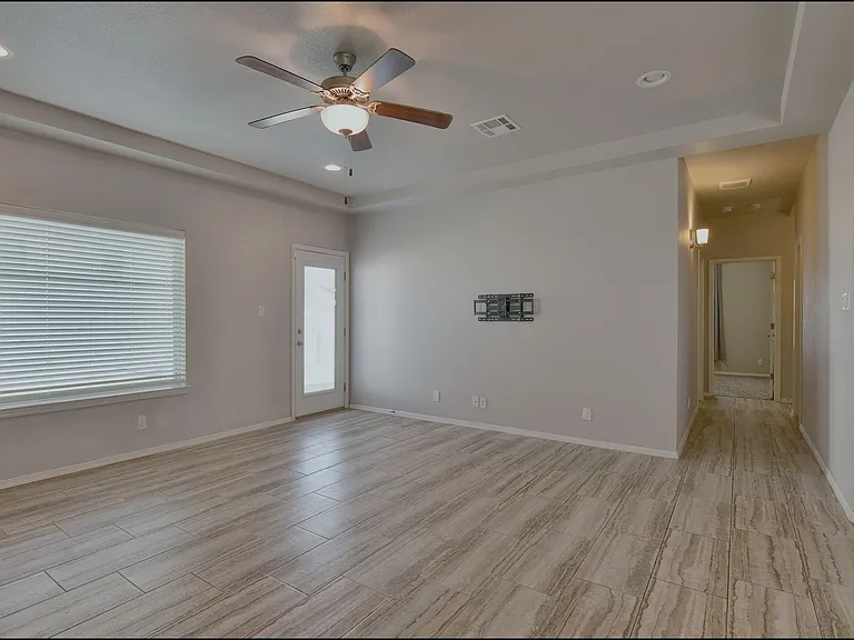 221 Jennice Cir — Photo 24