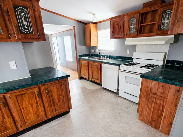 2500 Farm Bureau Rd #39, Manhattan, KS 66502